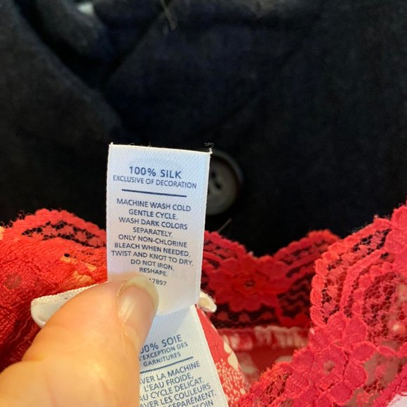 🌷3 for$25🌷Old Navy, US M, Red & White Floral Lace Trim Silk Camisole - Picture 9 of 9